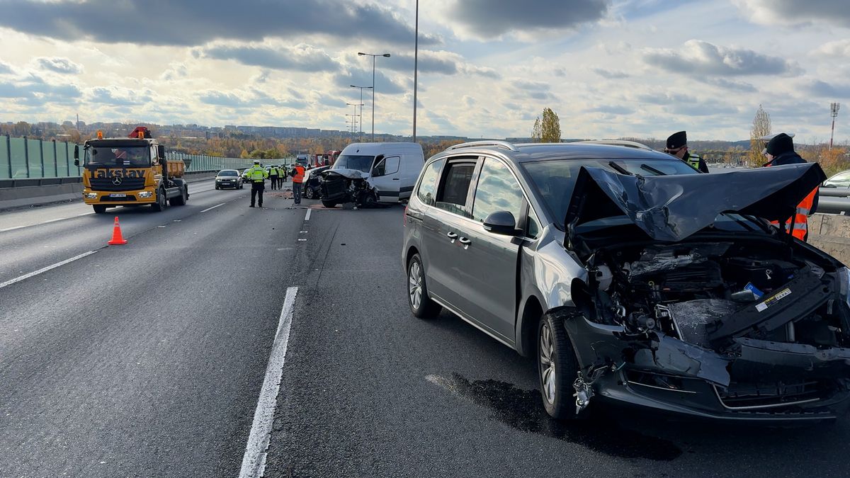 Hromadná nehoda na Pražském okruhu komplikovala provoz